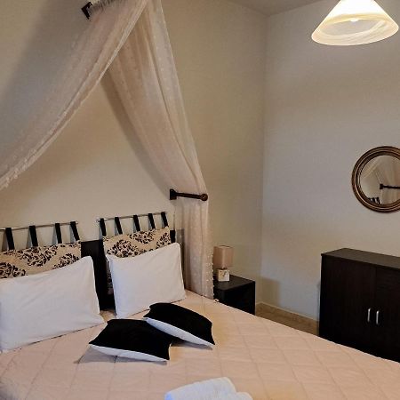 Guesthouse Aelia Káto Loutrákion Екстериор снимка